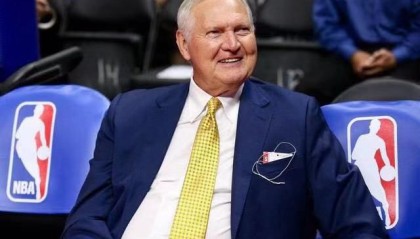  老鹰官宣解雇主教练麦克  