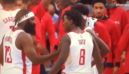  霍芬海姆锋线双星联手轰入四球  