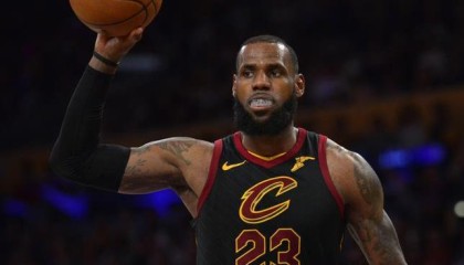  詹姆斯常规赛总得分突破四万分大关  