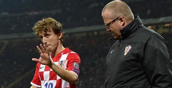 多特蒙德核心伤退恐缺阵数周，  